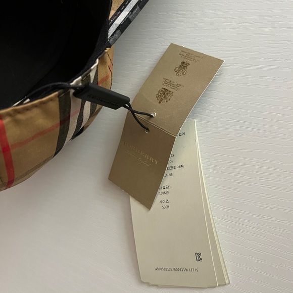 Authentic Burberry Vintage Check Baseball Cap - Picture 3 of 6